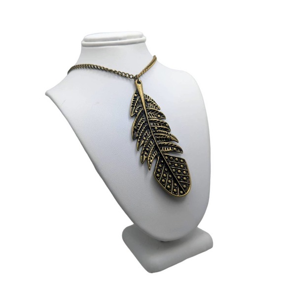 Southwest Boho Feather Necklace in Brass Gorgeous - Picture 3 of 8